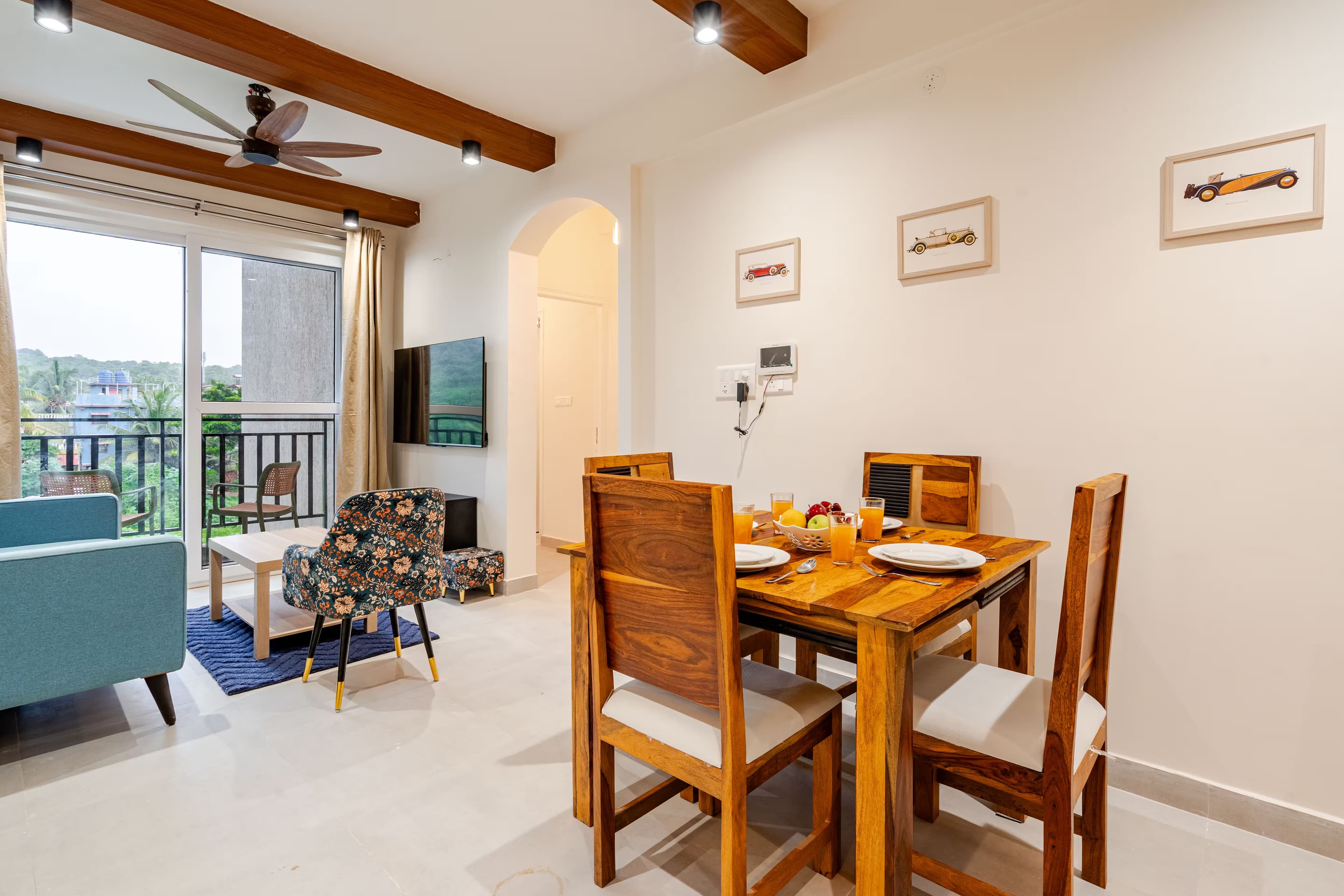 Kitchen & Dining